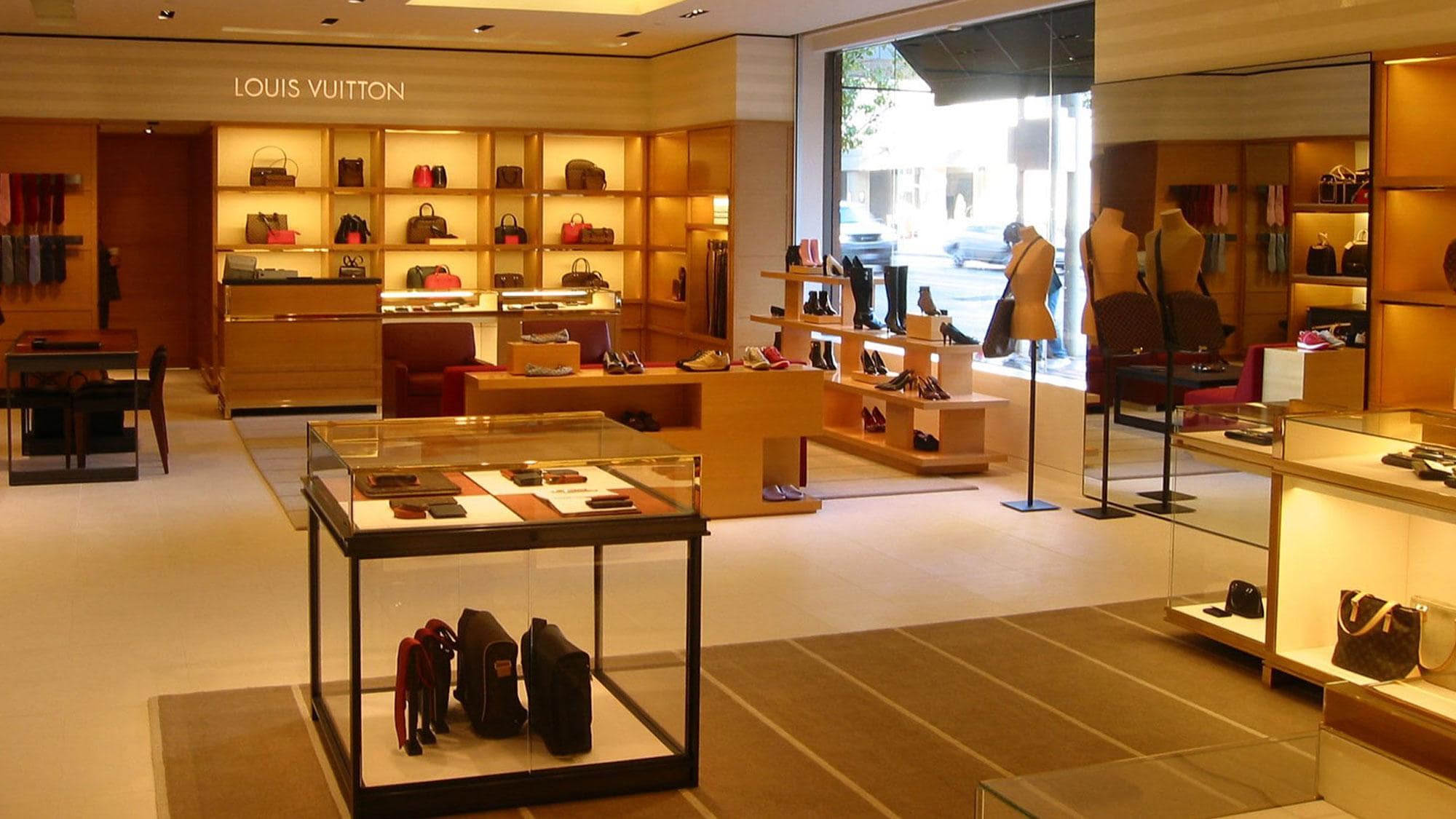 louis vuitton cincinnati saks 路易威登美国专卖店